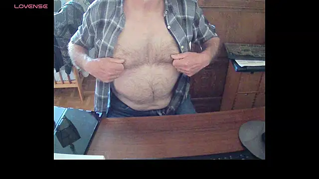 Snapshot of terrybare chatting on April 6, 2026, 5:03 pm terrybare online show from April 6, 2026, 5:03 pm