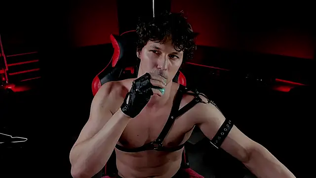 dirty-boss online show from May 4, 2026, 8:22 pm