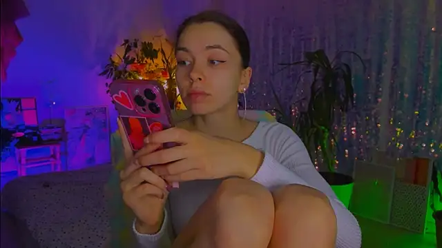 poli   online show from December 21, 2025, 4:41 pm