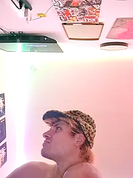 Snapshot of TheGAPEgatsby92 chatting on September 28, 2025, 11:28 am TheGAPEgatsby92 online show from September 28, 2025, 11:28 am