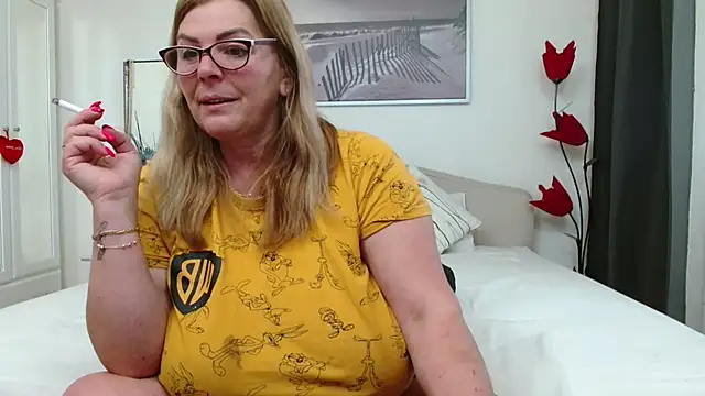 YulliaMilf online show from May 2, 2026, 9:58 am