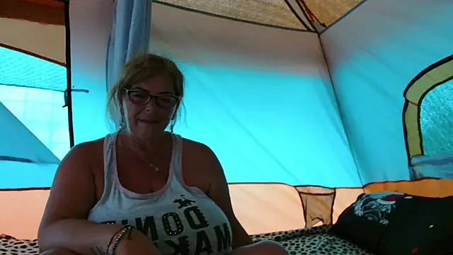 Snapshot of YulliaMilf chatting on July 13, 2026, 5:34 pm YulliaMilf online show from July 13, 2026, 5:34 pm