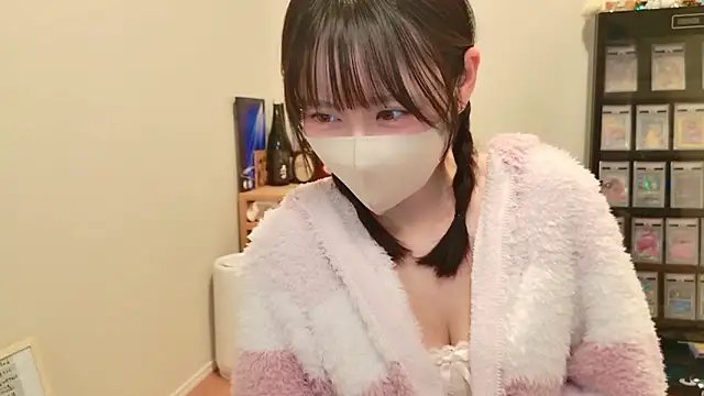 Snapshot of HIKARI_x0 chatting on April 17, 2026, 2:20 pm HIKARI x0 online show from April 17, 2026, 2:20 pm