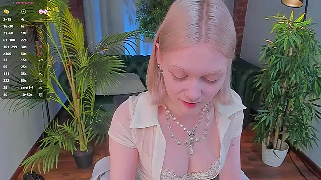 Snapshot of _Rude_Girl_ chatting on January 15, 2025, 2:56 pm  Rude Girl  online show from January 15, 2025, 2:56 pm