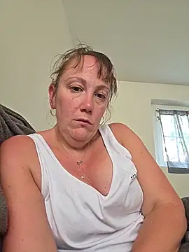 Wisie Cutie online show from June 8, 2026, 3:23 pm