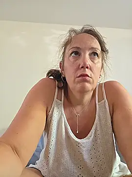 Snapshot of Wisie_Cutie chatting on June 27, 2026, 8:53 am Wisie Cutie online show from June 27, 2026, 8:53 am