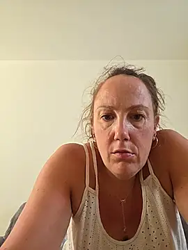 Snapshot of Wisie_Cutie chatting on June 24, 2026, 4:27 pm Wisie Cutie online show from June 24, 2026, 4:27 pm