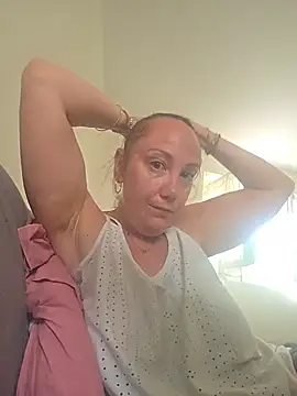 Snapshot of Wisie_Cutie chatting on July 15, 2026, 7:37 am Wisie Cutie online show from July 15, 2026, 7:37 am