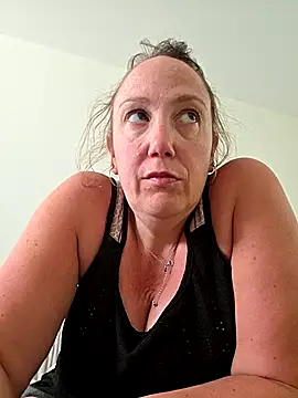 Wisie Cutie online show from April 28, 2026, 4:11 pm