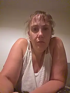 Wisie Cutie online show from June 18, 2026, 10:48 pm