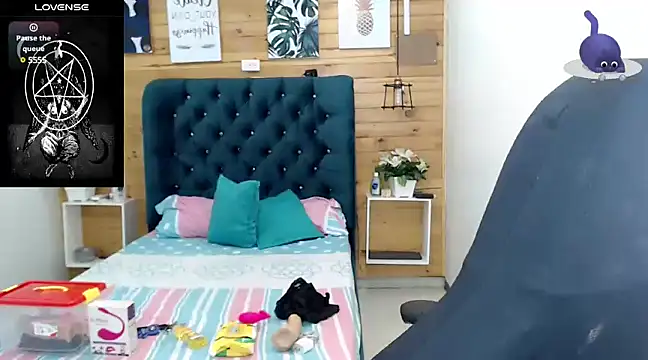 Snapshot of You_E-Femboy chatting on February 6, 2025, 9:49 pm You E-Femboy online show from February 6, 2025, 9:49 pm