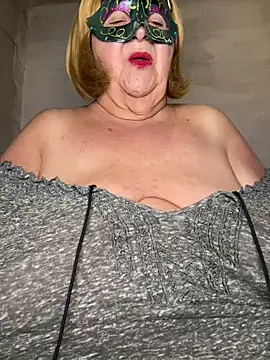 Snapshot of mariannecox chatting on February 12, 2025, 6:40 pm mariannecox online show from February 12, 2025, 6:40 pm