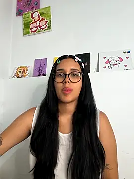 Snapshot of Annya-sweet chatting on April 15, 2026, 3:27 pm Annya-sweet online show from April 15, 2026, 3:27 pm