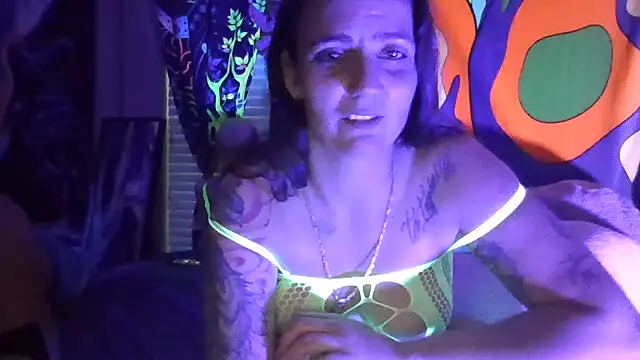 Emma-Rae online show from February 19, 2025, 12:00 pm