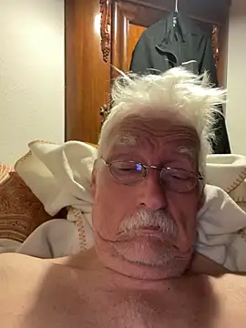 Snapshot of Steffibi1954 chatting on November 15, 2025, 1:31 am Steffibi1954 online show from November 15, 2025, 1:31 am