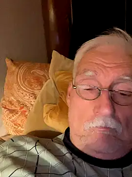 Snapshot of Steffibi1954 chatting on December 17, 2025, 8:36 pm Steffibi1954 online show from December 17, 2025, 8:36 pm