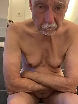 Snapshot of Steffibi1954 chatting on January 17, 2026, 7:23 am Steffibi1954 online show from January 17, 2026, 7:23 am