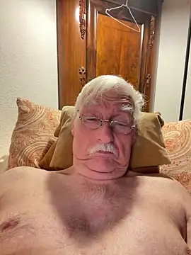 Snapshot of Steffibi1954 chatting on November 15, 2025, 11:53 pm Steffibi1954 online show from November 15, 2025, 11:53 pm