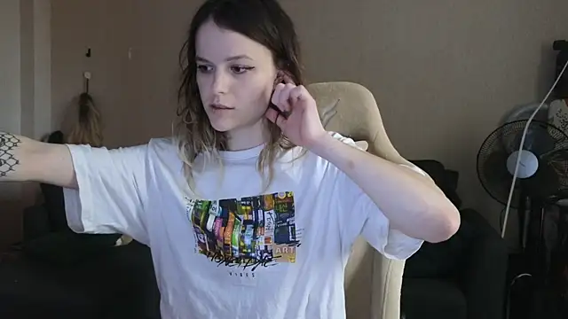 Snapshot of Nate__ chatting on November 9, 2025, 8:18 am Nate online show from November 9, 2025, 8:18 am