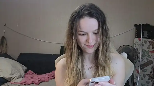 Snapshot of Nate__ chatting on December 4, 2025, 4:00 am Nate online show from December 4, 2025, 4:00 am