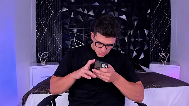 Snapshot of JeffDaltton chatting on November 16, 2025, 8:35 pm JeffDaltton online show from November 16, 2025, 8:35 pm