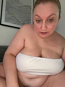 BBW Nora online show from August 3, 2026, 7:38 am