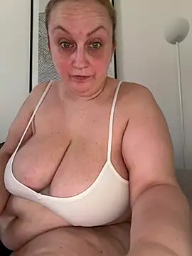 BBW Nora online show from August 4, 2026, 7:35 am