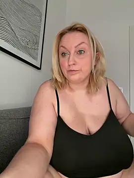 BBW Nora online show from June 11, 2026, 8:22 am