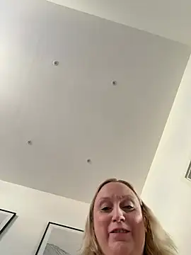 BBW Nora online show from July 18, 2026, 6:33 am