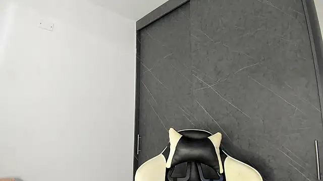 Snapshot of chloe_ebony_ chatting on May 28, 2026, 10:48 pm chloe ebony online show from May 28, 2026, 10:48 pm