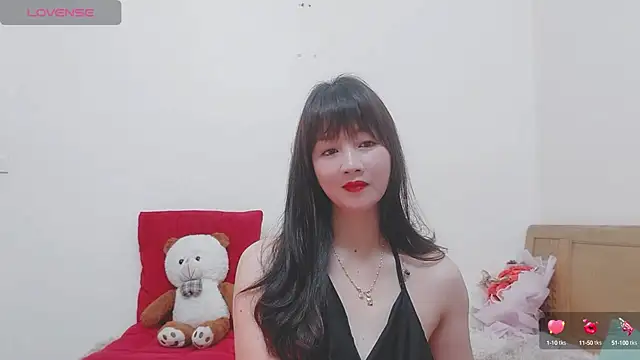 Holygirlsweet777 online show from February 27, 2025, 1:41 am
