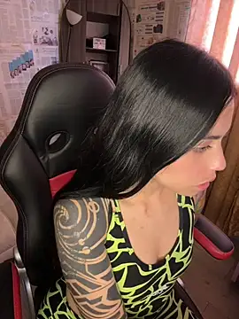 Snapshot of i_am_nina_ chatting on June 2, 2026, 10:10 pm i am nina online show from June 2, 2026, 10:10 pm