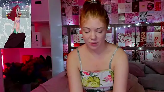 Snapshot of DiWalton chatting on November 18, 2025, 3:32 am DiWalton online show from November 18, 2025, 3:32 am