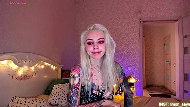 LillyMoure  online show from June 14, 2026, 2:24 am