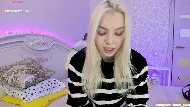 LillyMoure  online show from March 7, 2025, 5:29 am