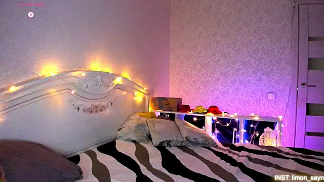 LillyMoure  online show from February 17, 2026, 11:13 pm