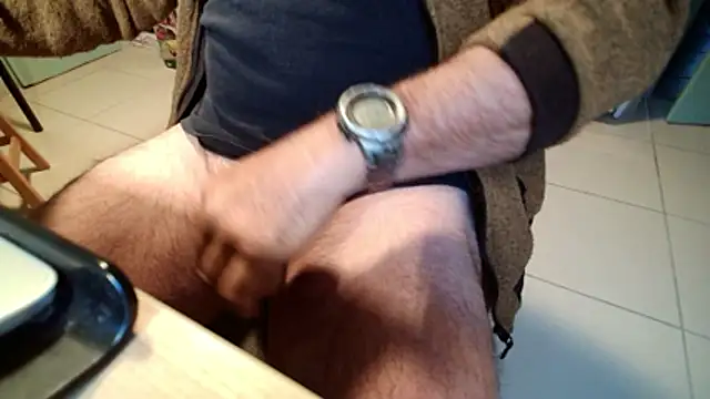 Snapshot of Dan3106x chatting on November 10, 2025, 7:02 am Dan3106x online show from November 10, 2025, 7:02 am