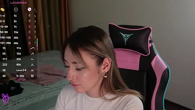 Snapshot of Fiona-Love chatting on October 31, 2025, 3:30 pm Fiona-Love online show from October 31, 2025, 3:30 pm