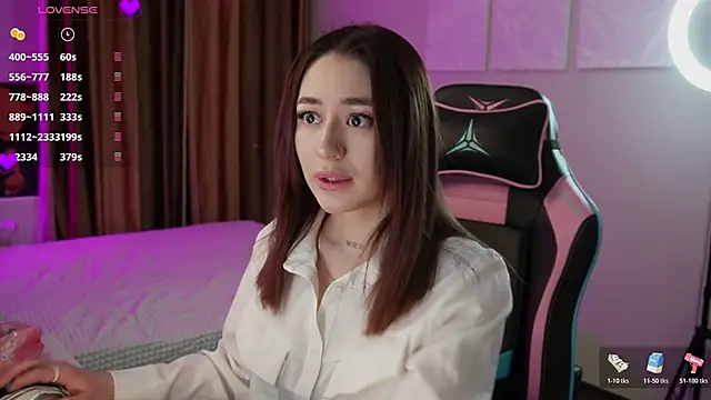 Fiona-Love online show from May 1, 2026, 5:18 pm
