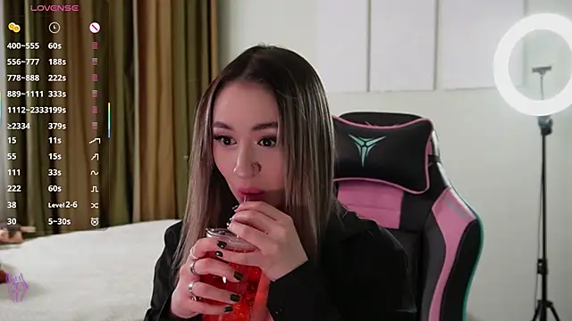 Snapshot of Fiona-Love chatting on December 2, 2025, 4:30 pm Fiona-Love online show from December 2, 2025, 4:30 pm