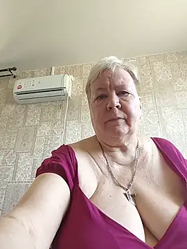 EffectFiona online show from May 6, 2026, 11:03 am
