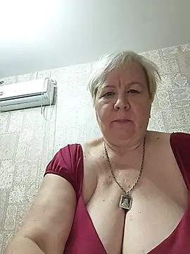 Snapshot of EffectFiona chatting on August 4, 2026, 10:58 pm EffectFiona online show from August 4, 2026, 10:58 pm