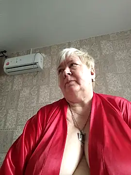 EffectFiona online show from October 21, 2025, 3:06 am