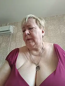 EffectFiona online show from March 13, 2026, 3:44 am