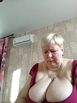 EffectFiona online show from February 25, 2026, 4:56 am