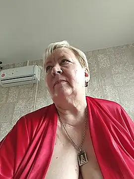 Snapshot of EffectFiona chatting on June 29, 2026, 11:43 am EffectFiona online show from June 29, 2026, 11:43 am