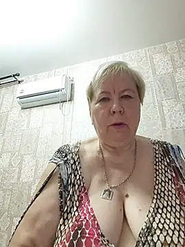 Snapshot of EffectFiona chatting on July 11, 2026, 10:54 pm EffectFiona online show from July 11, 2026, 10:54 pm