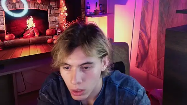 Snapshot of dimitri_tv chatting on October 30, 2025, 2:21 am dimitri tv online show from October 30, 2025, 2:21 am