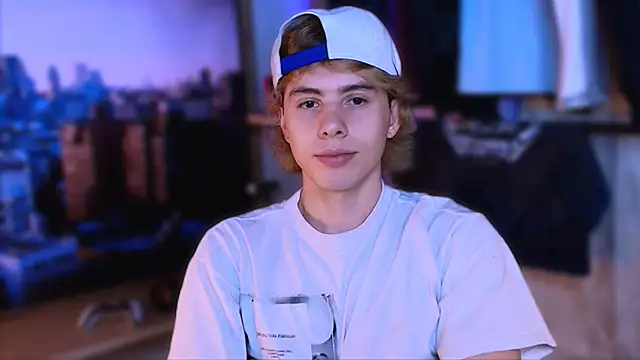 Snapshot of dimitri_tv chatting on September 9, 2025, 8:40 pm dimitri tv online show from September 9, 2025, 8:40 pm