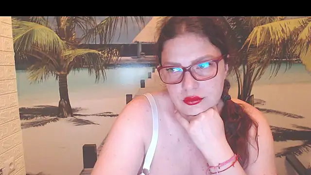 Queen  Natasha online show from July 5, 2026, 10:05 pm